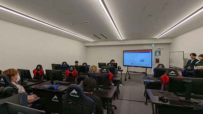 CREST GAMING Flaxさんの講義の写真