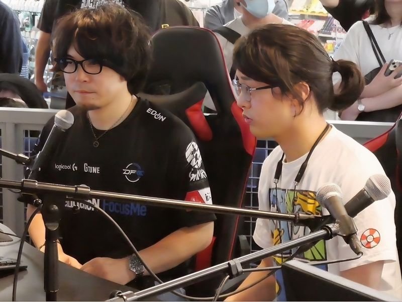 対戦するなるおさんの写真