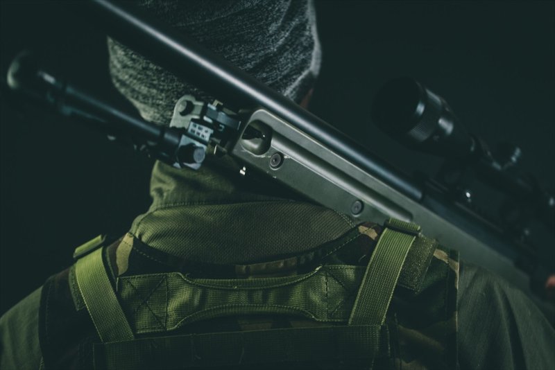 銃を持つ兵士のイメージ2