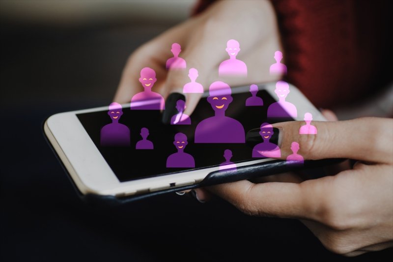 SNS上にいる悪意ある人のイメージ